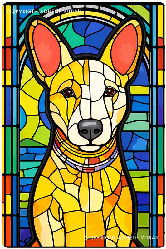 Film adhésif décoratif autocollant d’inspiration vitrail représentant un chien berger aux grandes oreilles, assis face caméra avec fond géométrique coloré type verrière artistique.